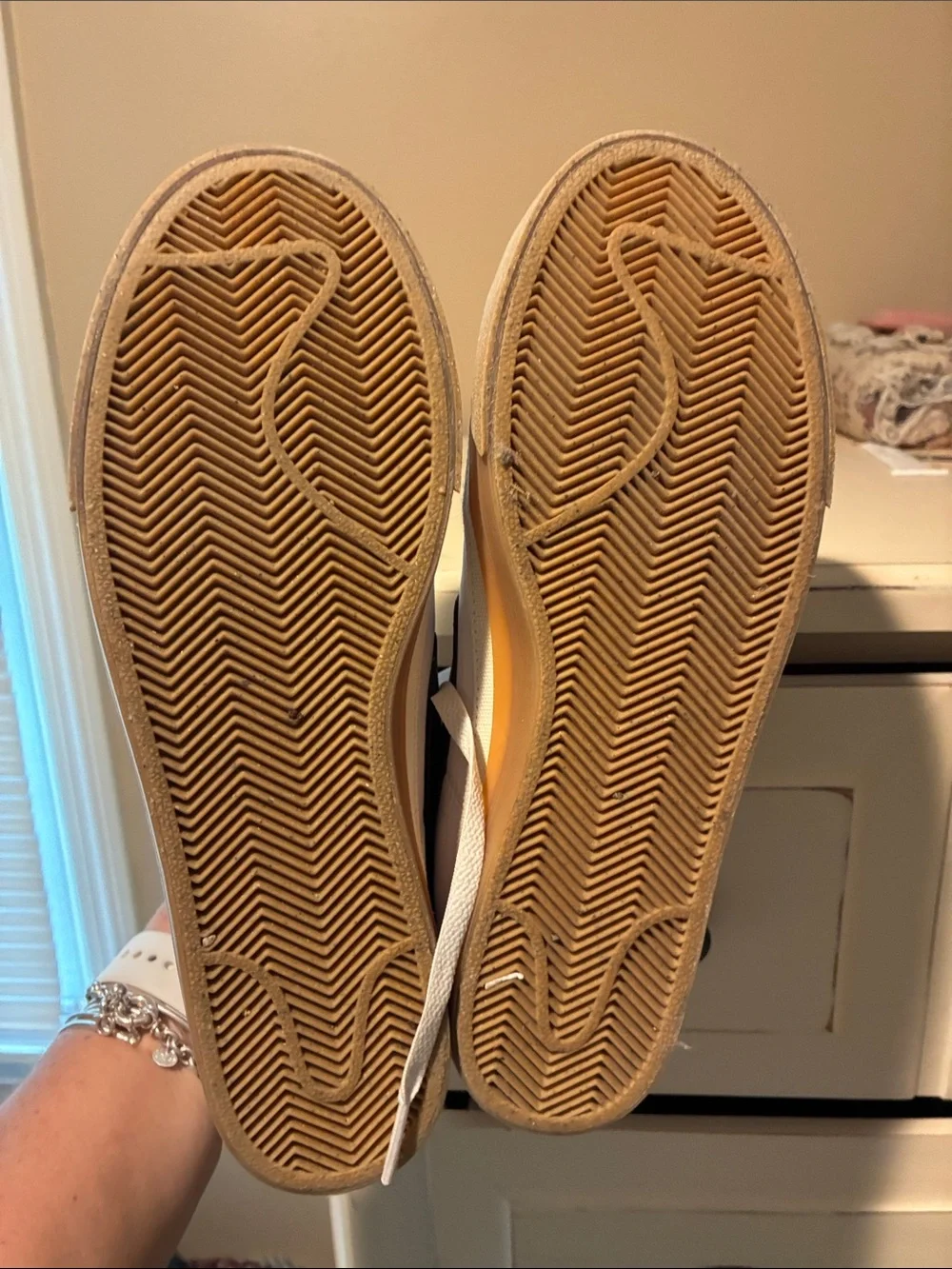 Nike White Sneakers with Navy Swoosh and Gum Sole sz 10